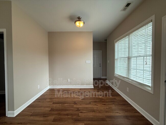 Building Photo - 800 Phillips Rd