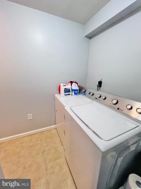 Building Photo - 12298 Granada Way