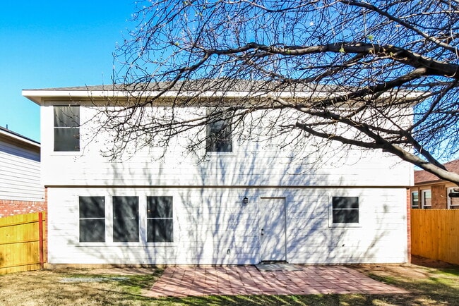 Building Photo - 13805 Canyon Ranch Rd