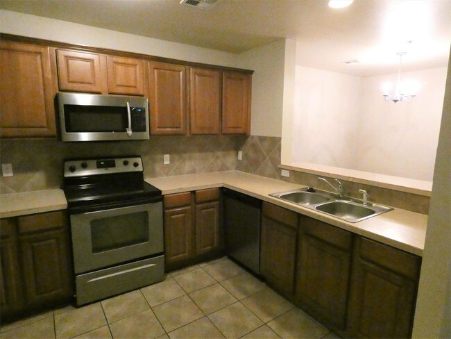 Building Photo - 2625 Cedar Tree Rd
