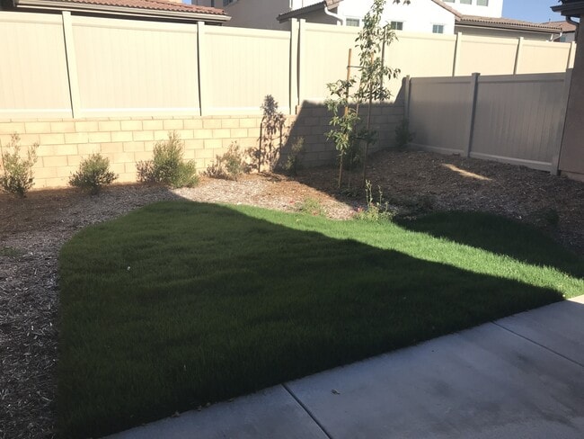 Building Photo - Welcome to beautiful home in Rosetta Canyon!