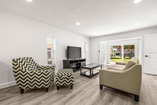 Building Photo - 2101 Cordova Green