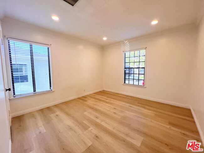 Building Photo - 7311 Dunfield Ave