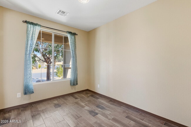 Building Photo - 7422 S 28th Pl