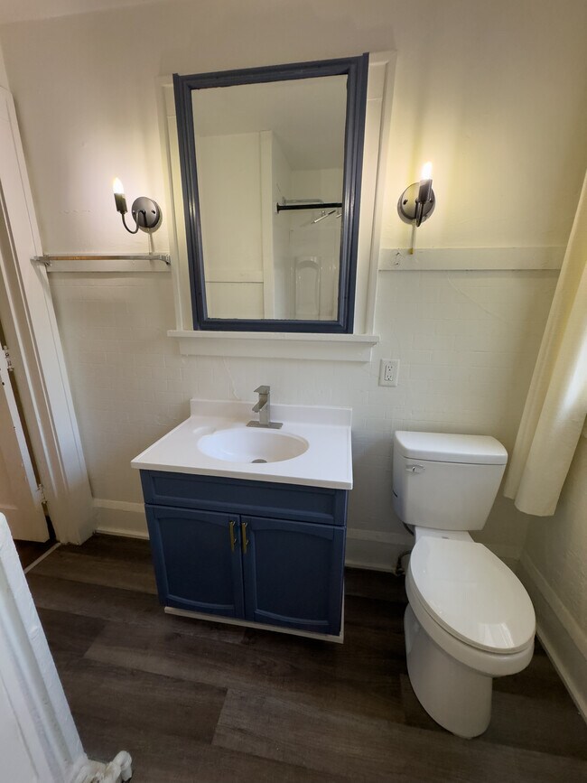 Building Photo - 3120 Cottage Grove Ave