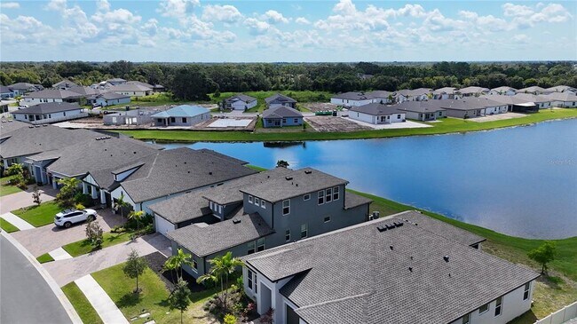 Building Photo - 5559 Trevesta Pl