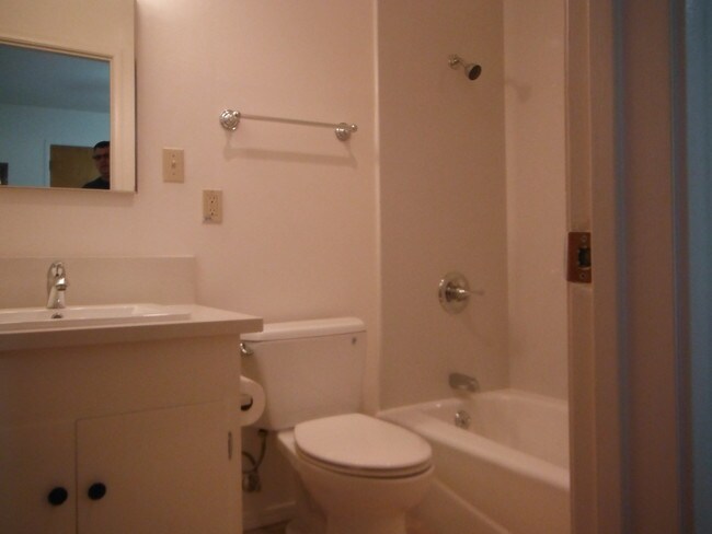 Building Photo - 2517 U St