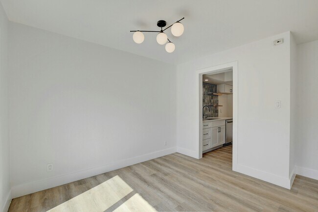 Building Photo - 1206 Hollow Creek Dr