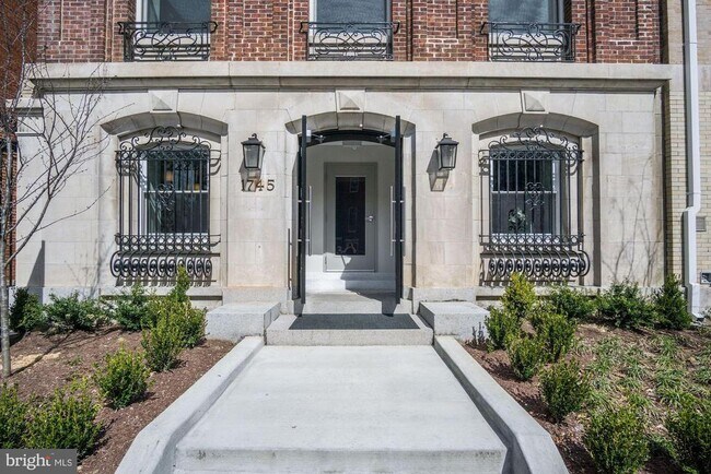Building Photo - 1745 N St NW
