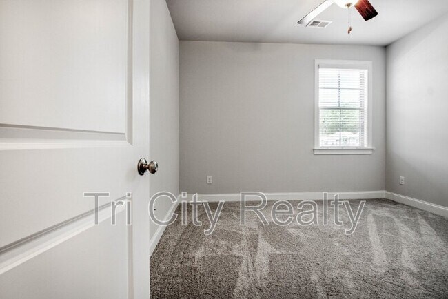 Building Photo - 602 Skye Ct