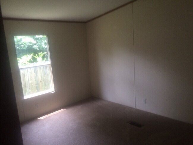 Building Photo - 170 Cypress Ave