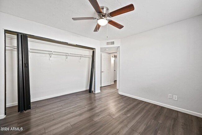 Building Photo - 6133 W Tierra Buena Ln