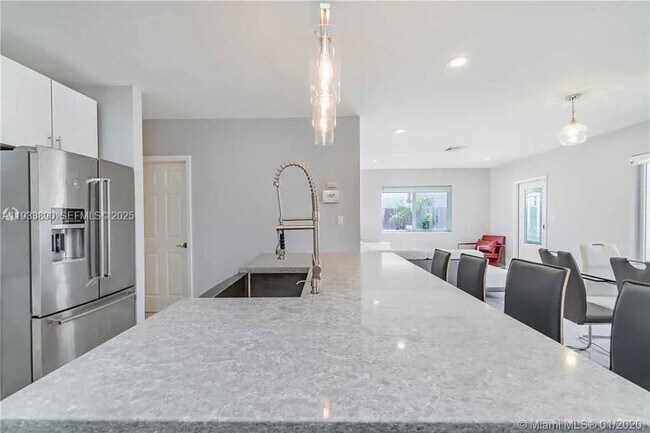 Building Photo - 1731 NE 172nd St