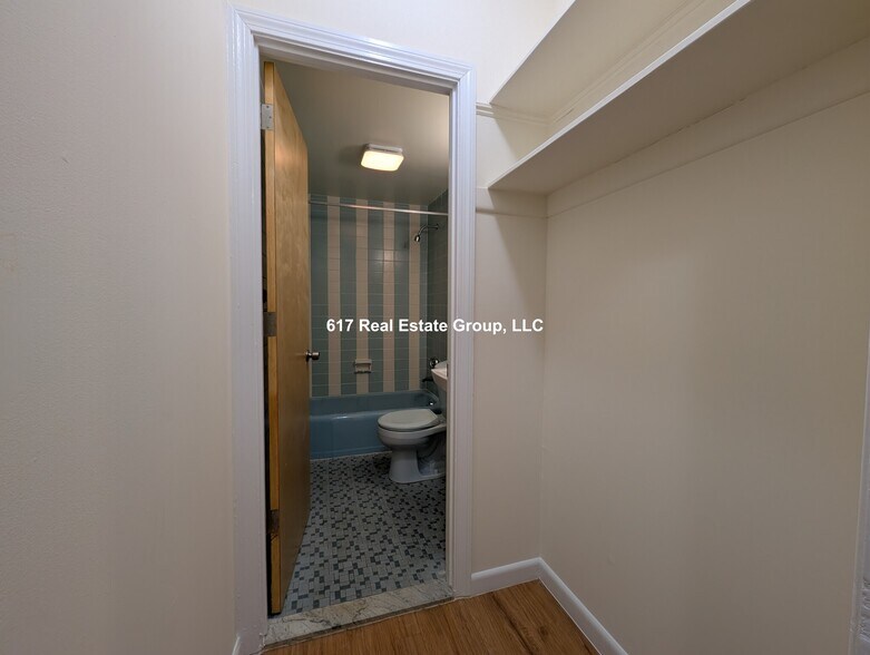 Building Photo - 2018 Commonwealth Ave