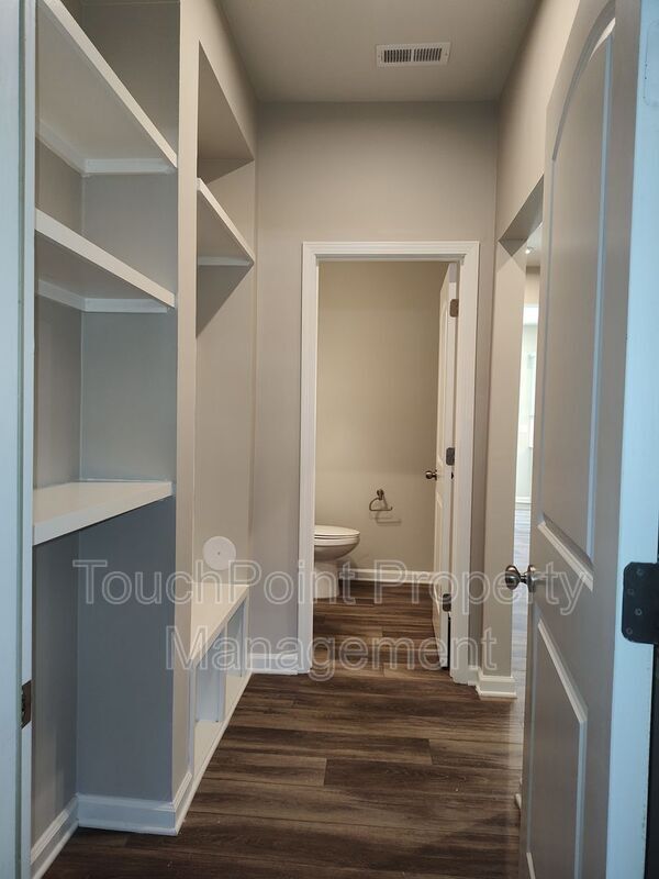 Building Photo - 8114 Overmeadow Ln