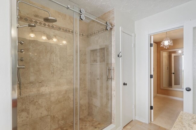 Building Photo - 13622 Wimbledon Oaks Dr