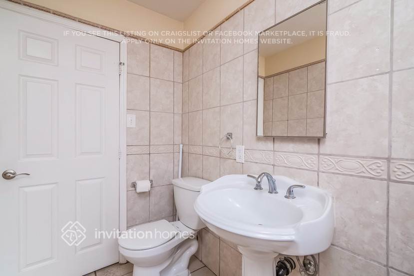 Building Photo - 2093 Goodall Ave