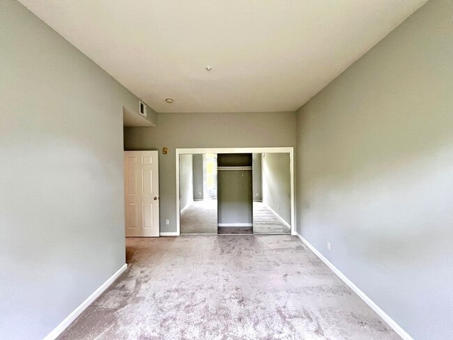 Building Photo - SPECTACULAR, ONE OF KIND BRISBANE 3 BED/2 ...
