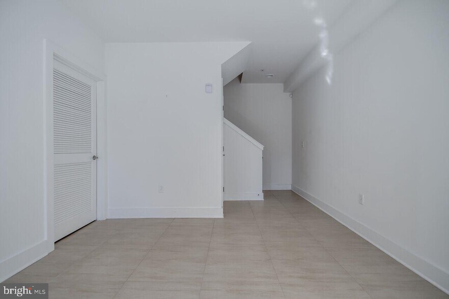 Building Photo - 312 Green Ln