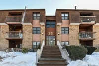 Building Photo - 290 Alpine Way