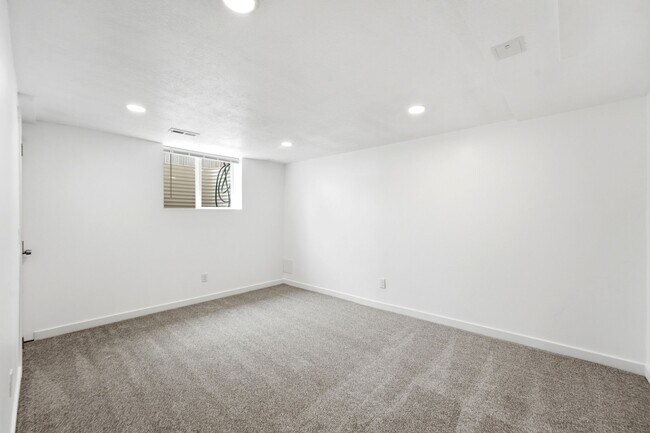 Building Photo - 4523 S 600 E