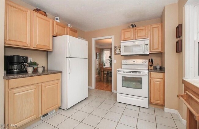 Building Photo - 4178 Bushnell Rd