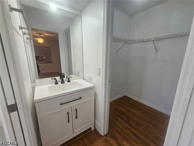 Building Photo - 5989 Hillyer Ct
