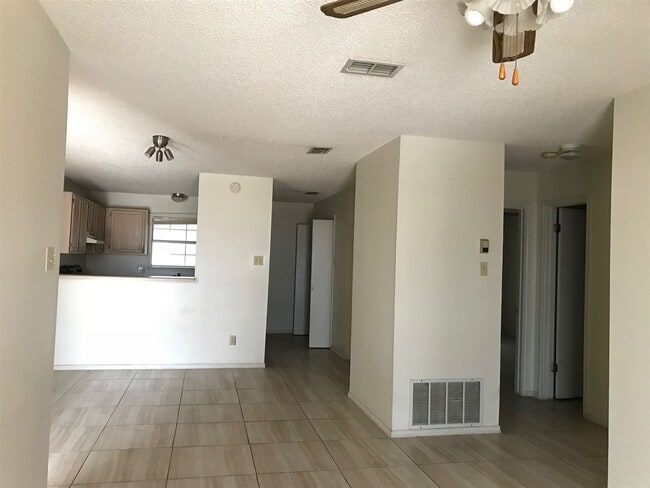 Building Photo - 1111 Shiloh Dr