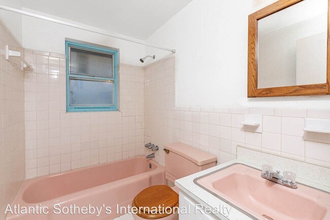 Building Photo - 2 br, 1 bath House - 216 64th Street  Unit#A