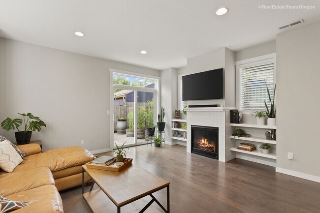 Building Photo - Bright and Modern Home Near Woodstock with...