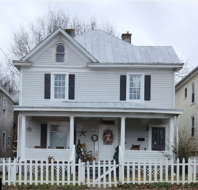 Primary Photo - 642 Highland Ave SE