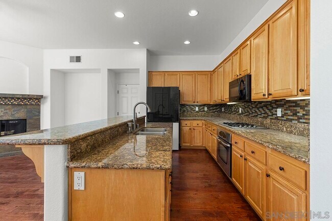 Building Photo - 11370 W San Raphael