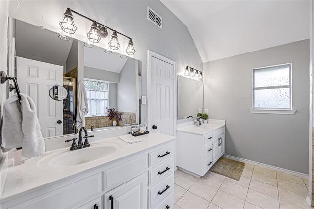 Building Photo - 1534 Wayside Dr