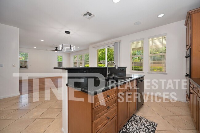 Building Photo - 2469 Kinsella Way