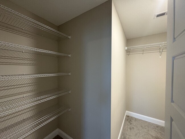 Building Photo - 235 Dugger Dr