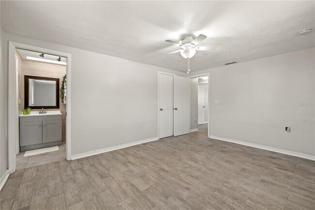 Building Photo - 5041 Bay Blvd