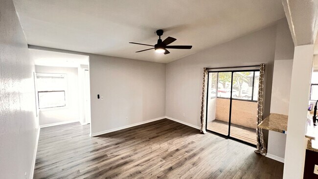 Building Photo - Unlock Your Perfect Winter Park Retreat: F...