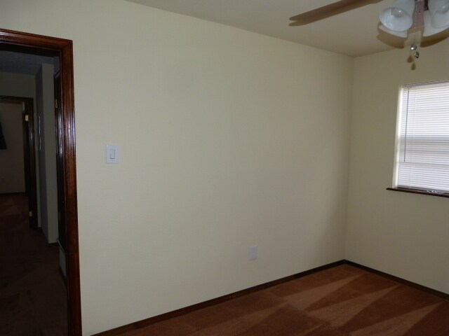 Building Photo - Spacious 2 Bedroom 1 bath with washer & dryer.