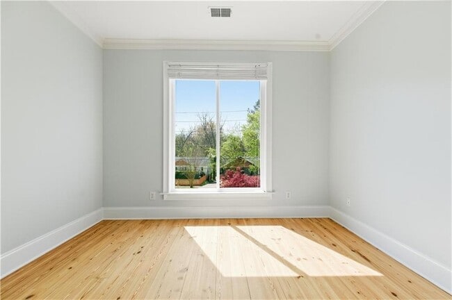Building Photo - 850 Ormewood Ave SE