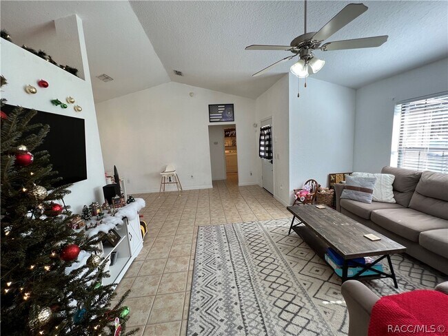 Building Photo - 1211 W Newbury St