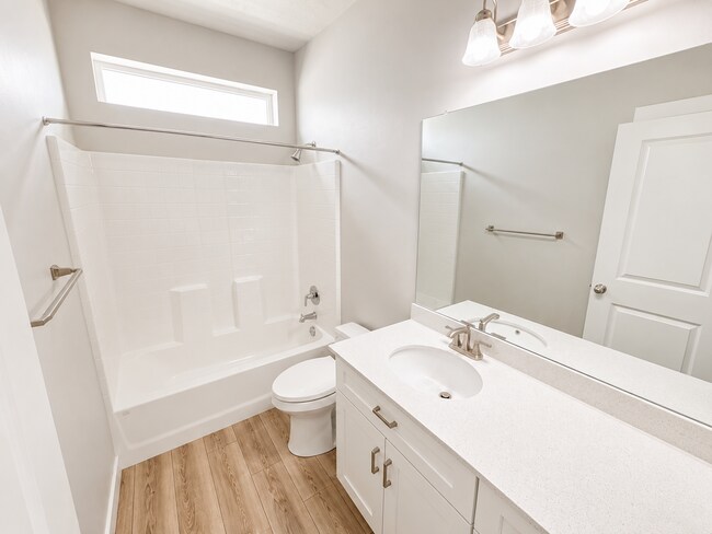 Building Photo - Beautiful 5-bedroom home is a must see!!