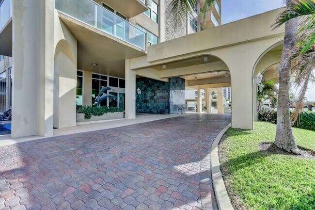 Building Photo - 5440 N Ocean Dr