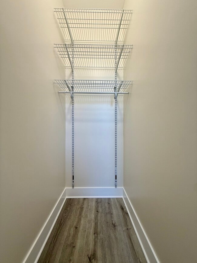 Building Photo - 3221 S May St