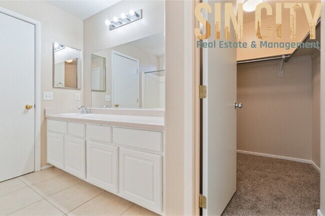 Building Photo - 5022 Sapphire Light St