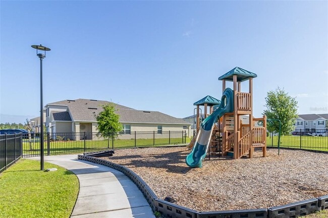 Building Photo - 2206 Tay Wes Dr