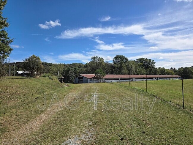 Building Photo - 3320 Griffin Cemetery Rd