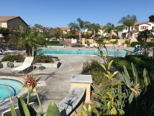 Building Photo - Beautiful Eastvale Newer Home
