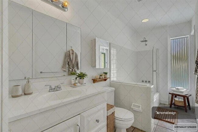 Building Photo - 2031 NW 39th Ct