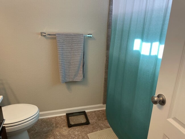 Building Photo - Really nice newly built 4 bedroom home with 2 full baths and one 1/2 baths