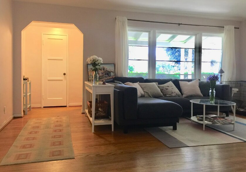 Building Photo - 5807 Beck Ave